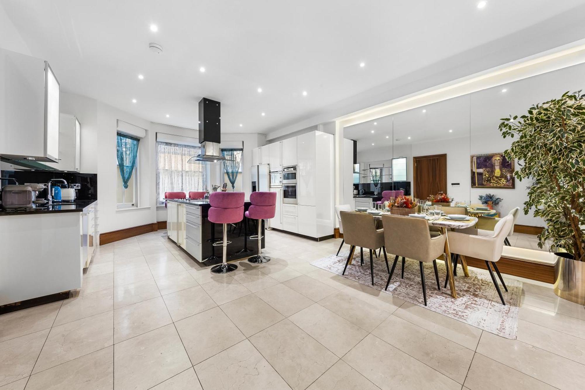 250 Sqm Mega Mansion Apartament *