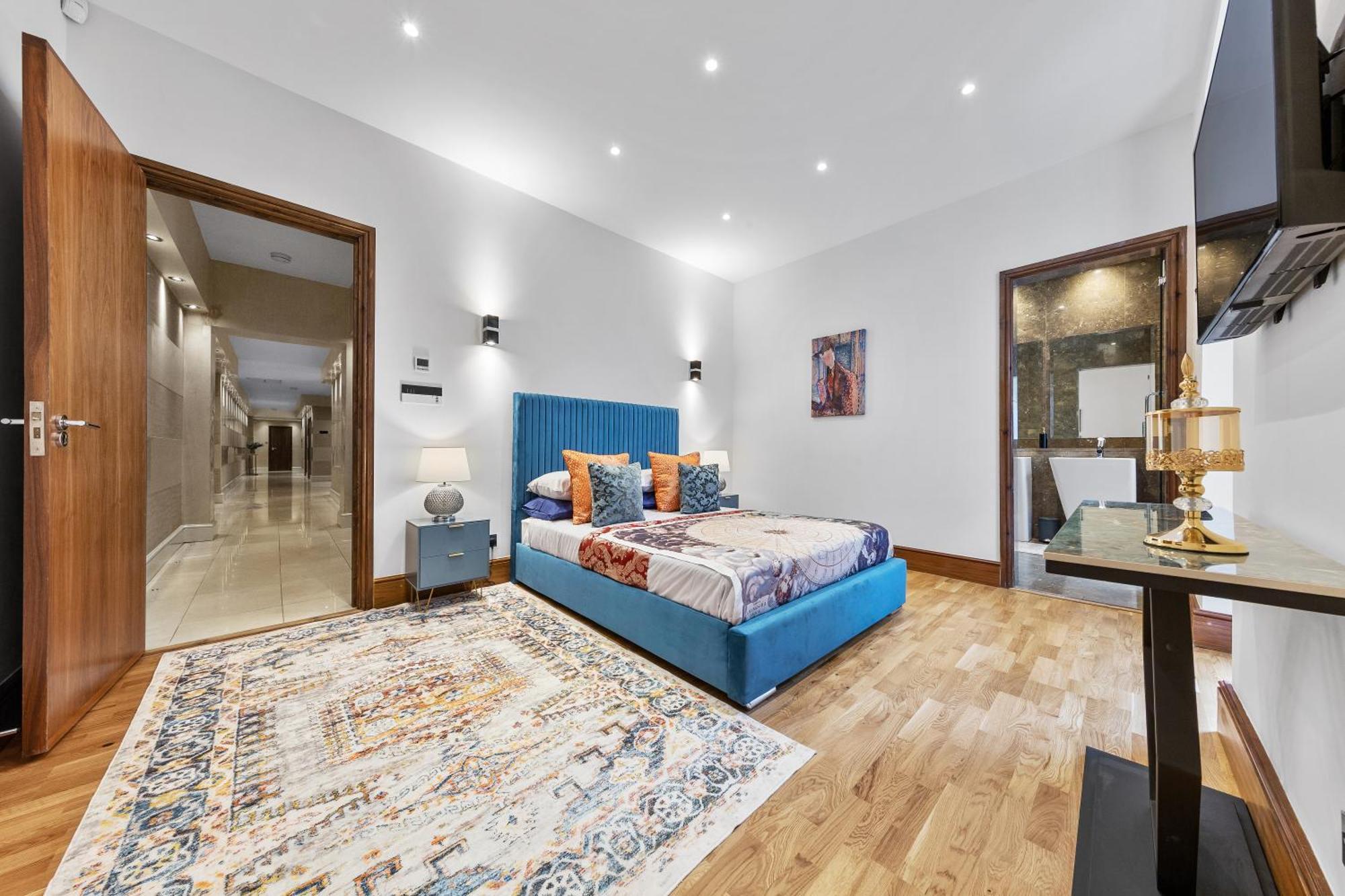 Apartament 250 Sqm Mega Mansion Londra