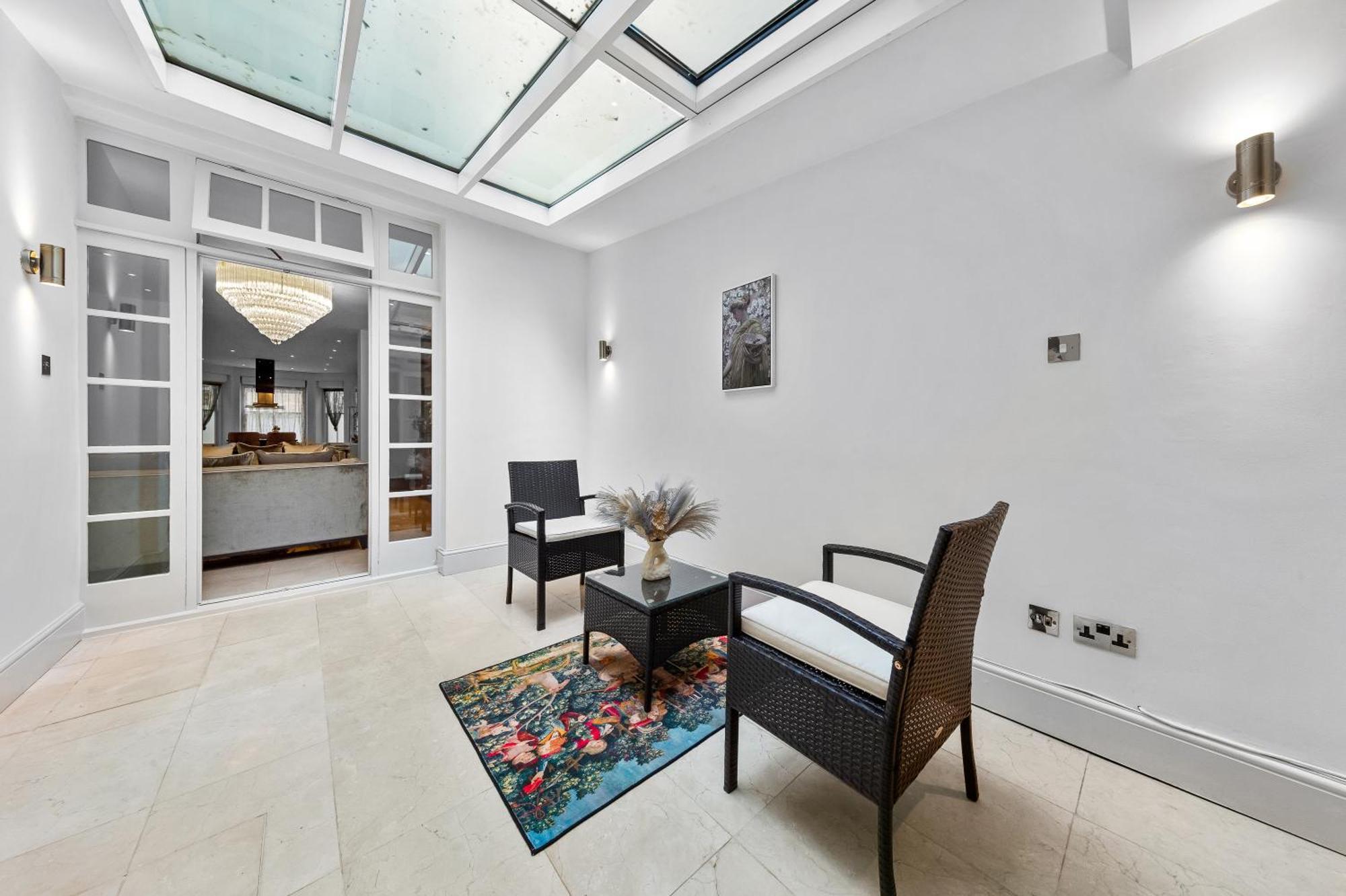 250 Sqm Mega Mansion Apartament Londra