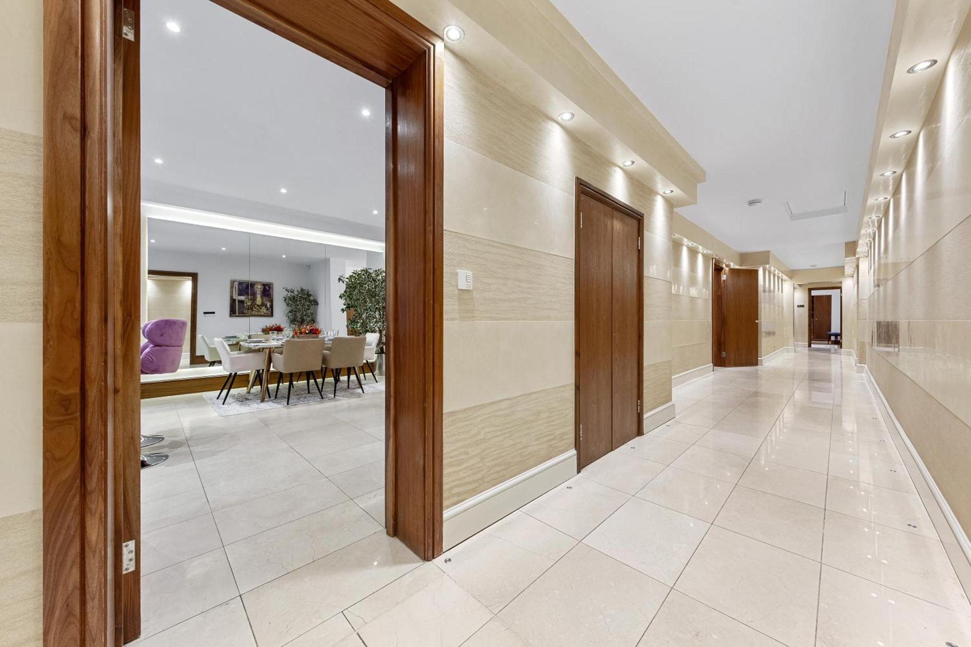 250 Sqm Mega Mansion * Londra