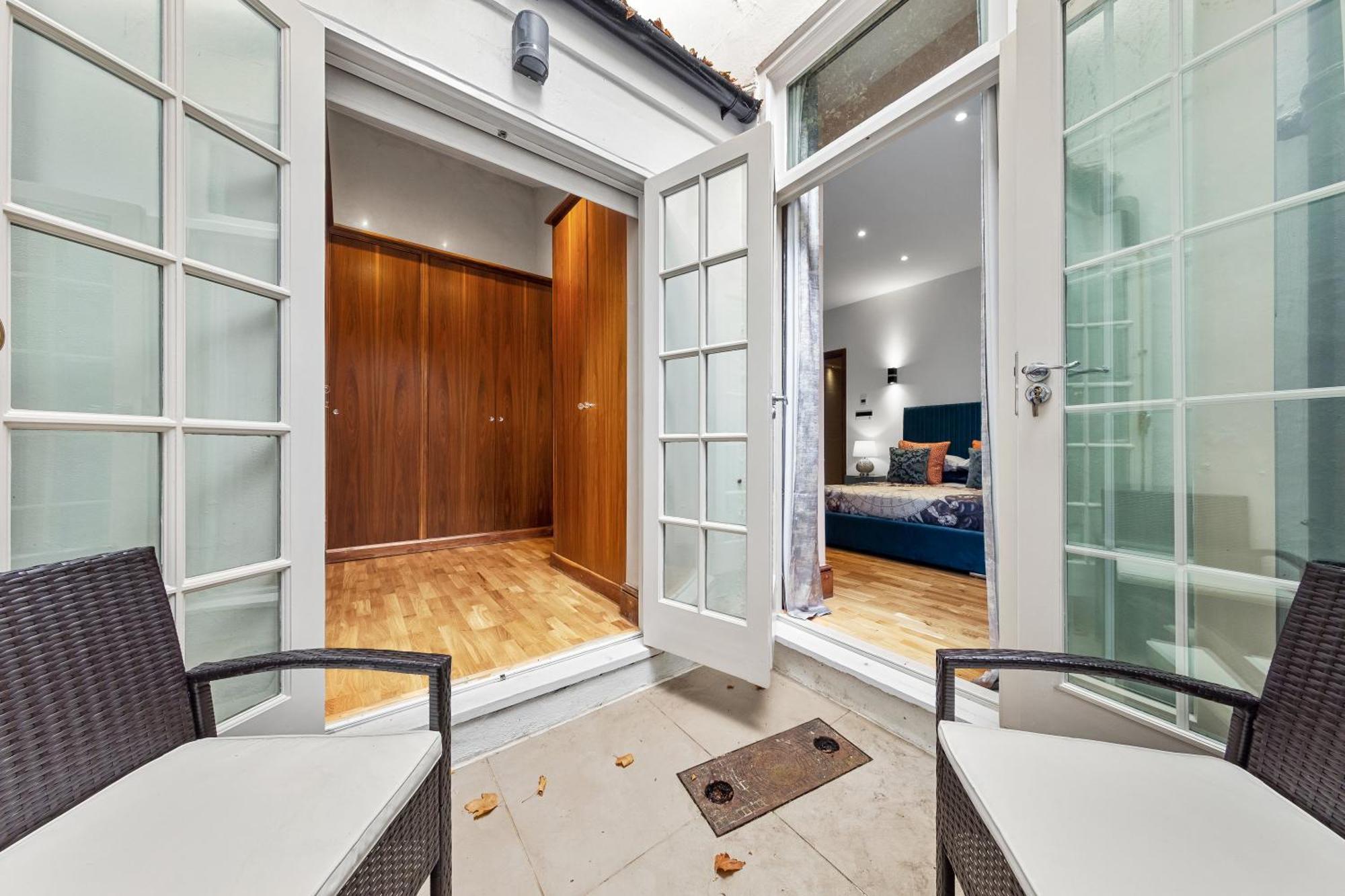 Apartament 250 Sqm Mega Mansion Londra