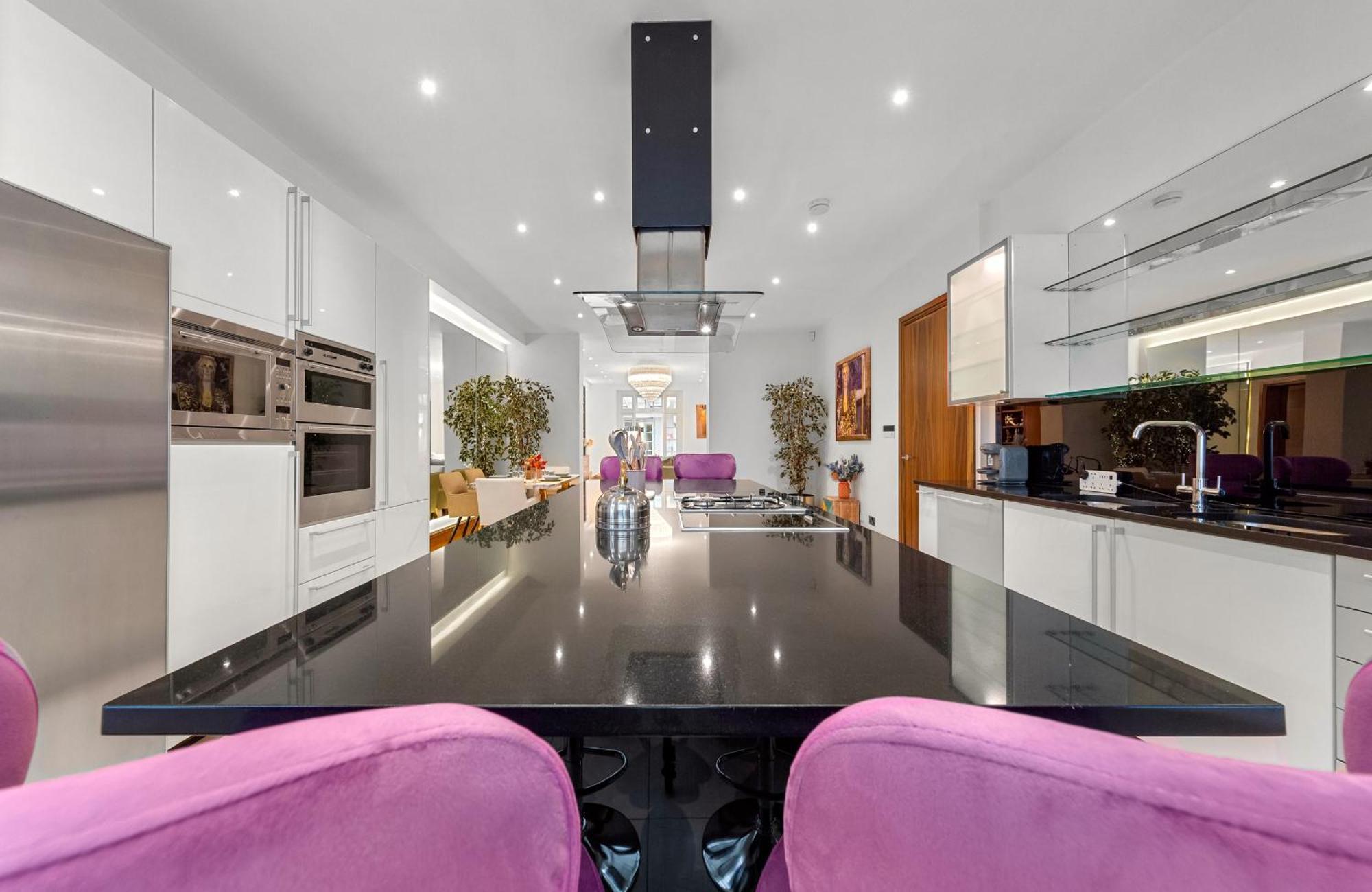 250 Sqm Mega Mansion Apartament