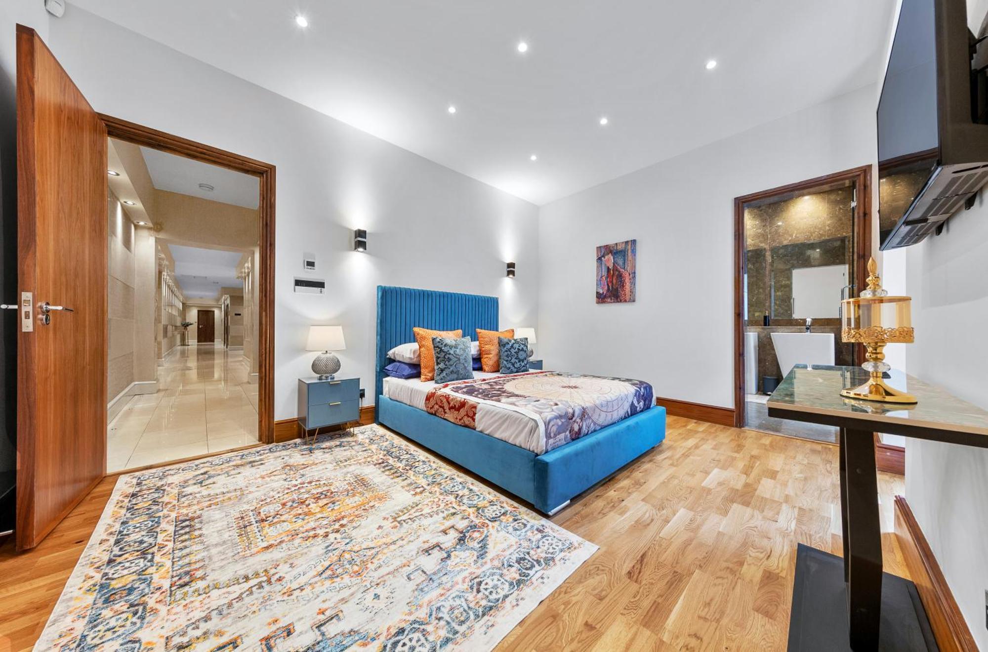 Apartament 250 Sqm Mega Mansion Londra